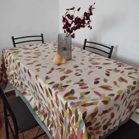 Cozy Sunlit With Scenic Balcony View Apartamento *