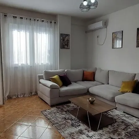 Cozy Sunlit With Scenic Balcony View Apartamento Tirana