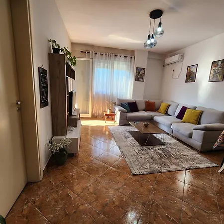 Cozy Sunlit With Scenic Balcony View Apartamento Tirana