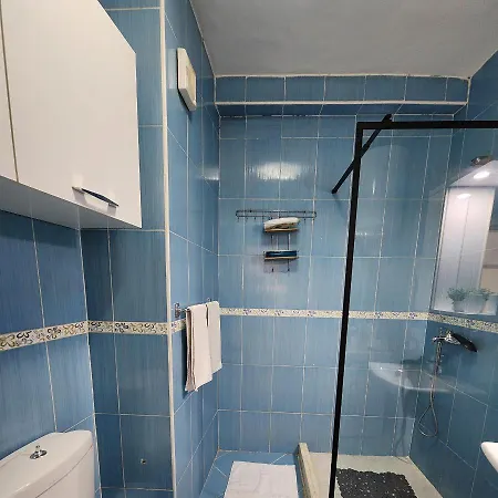 Cozy Sunlit With Scenic Balcony View